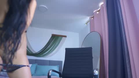 Snapshot of alannathomson chatting on January 16, 2026, 8:46 pm alannathomson online show from January 16, 2026, 8:46 pm