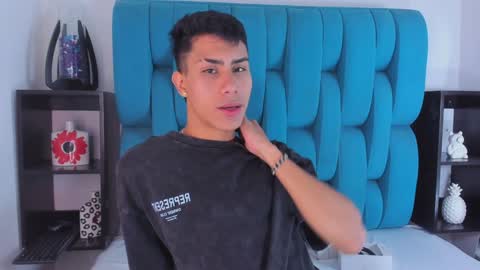 Snapshot of alannaughty_ chatting on January 4, 2025, 8:27 pm alannaughty_ online show from January 4, 2025, 8:27 pm