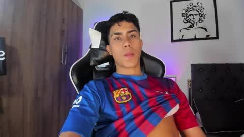 alannaughty_ online show from January 15, 2026, 12:04 am