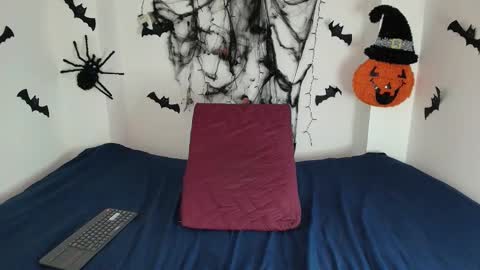 Im Alanis online show from November 3, 2025, 4:08 pm