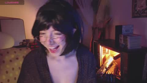 Snapshot of alaskagrace chatting on November 29, 2025, 4:37 am Alaska Grace online show from November 29, 2025, 4:37 am