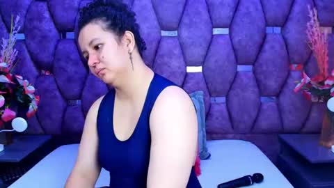 AlaSmith  online show from June 18, 2026, 2:01 am