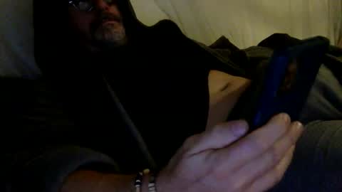 albandant online show from November 25, 2025, 8:47 am