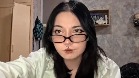 Im Katrina online show from November 22, 2025, 3:55 pm