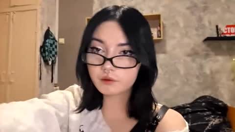 Snapshot of alberthamazierski chatting on December 18, 2025, 3:29 pm Im Katrina online show from December 18, 2025, 3:29 pm