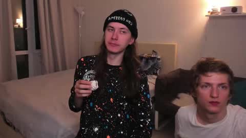 Albert You can ------------ support me at  online show from September 18, 2025, 11:29 pm