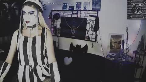 Snapshot of alchemymistic chatting on October 15, 2025, 9:37 pm Mistic witch online show from October 15, 2025, 9:37 pm