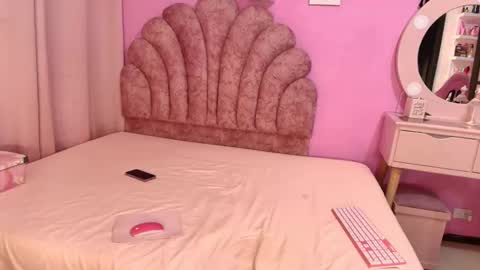 aldana_stone online show from November 21, 2025, 1:48 am