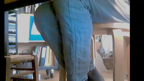 aldolechat online show from December 17, 2025, 11:27 am