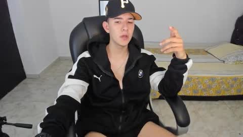 Aleck Boy online show from November 27, 2025, 6:54 pm