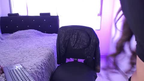 Snapshot of aleeehsanz chatting on March 10, 2025, 4:57 pm online show from March 10, 2025, 4:57 pm