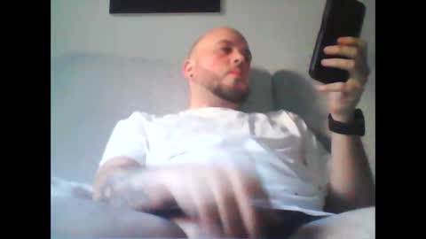 Snapshot of aleeexxxx4u chatting on February 12, 2026, 8:42 am aleeexxxx4u online show from February 12, 2026, 8:42 am