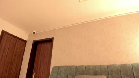 Aleera online show from April 16, 2026, 7:36 pm