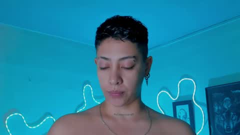Alejandra online show from May 14, 2026, 11:11 pm