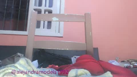Alejandra online show from April 25, 2026, 8:39 am