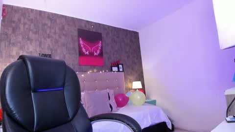Snapshot of alejandra__hills chatting on July 13, 2026, 7:16 pm online show from July 13, 2026, 7:16 pm