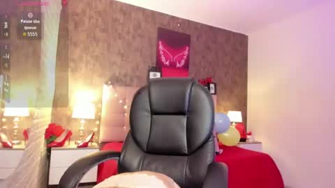 Snapshot of alejandra__hills chatting on July 15, 2026, 7:19 pm online show from July 15, 2026, 7:19 pm