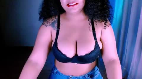 Snapshot of alejandra_conde chatting on February 19, 2025, 11:36 pm Alejandra online show from February 19, 2025, 11:36 pm