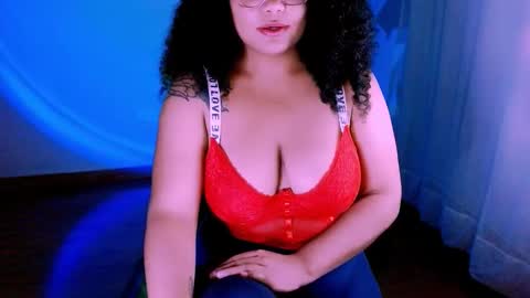 Snapshot of alejandra_conde chatting on October 16, 2025, 12:00 am Alejandra online show from October 16, 2025, 12:00 am