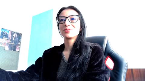 Alejandra online show from December 16, 2024, 8:09 am