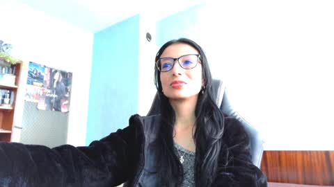 Alejandra online show from December 16, 2024, 11:44 am