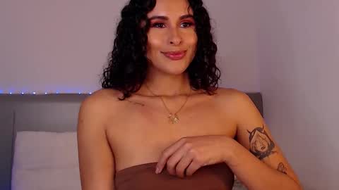 Danna Ray online show from November 8, 2025, 5:01 pm