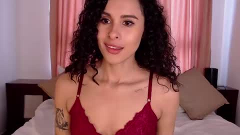 Snapshot of alejandraray chatting on June 18, 2026, 7:51 pm Danna Ray online show from June 18, 2026, 7:51 pm