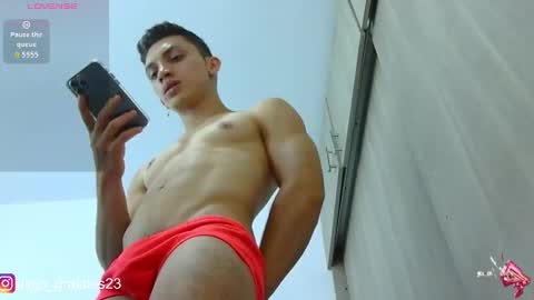 Snapshot of alejandro_g23 chatting on September 11, 2025, 10:21 pm Alejo online show from September 11, 2025, 10:21 pm