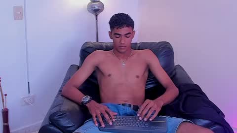 Snapshot of alejandro_williams chatting on May 14, 2026, 9:21 pm Alejandro williams online show from May 14, 2026, 9:21 pm