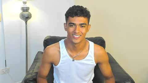 Snapshot of alejandro_williams chatting on May 19, 2026, 1:56 am Alejandro williams online show from May 19, 2026, 1:56 am