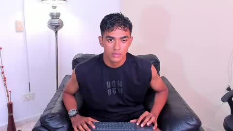 Snapshot of alejandro_williams chatting on May 19, 2026, 8:04 pm Alejandro williams online show from May 19, 2026, 8:04 pm