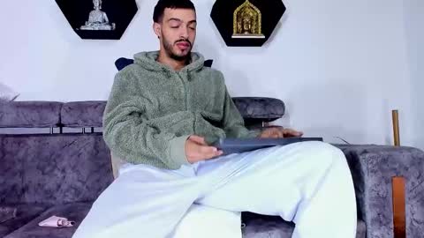 Snapshot of alejandro_zatroro chatting on February 9, 2026, 12:53 pm ONLYFANS ALEJANDRO ZATRORO online show from February 9, 2026, 12:53 pm