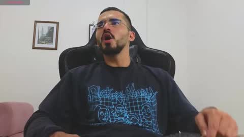 alejandroo_7 online show from November 26, 2025, 6:20 pm