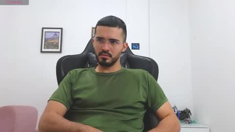 Snapshot of alejandroo_7 chatting on December 17, 2025, 6:36 pm alejandroo_7 online show from December 17, 2025, 6:36 pm