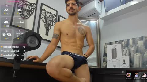 Snapshot of alejandrostorm chatting on January 17, 2025, 12:20 am Alejo online show from January 17, 2025, 12:20 am
