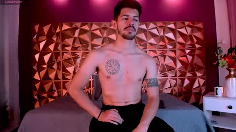 Snapshot of alejandrostorm chatting on March 11, 2025, 8:42 pm Alejo online show from March 11, 2025, 8:42 pm