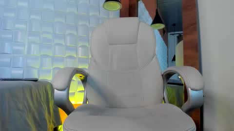 Alejo  online show from October 22, 2025, 9:47 pm