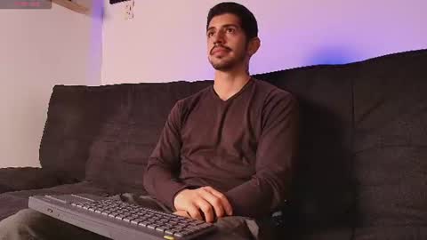 Snapshot of alejandrostorm chatting on June 9, 2026, 7:58 pm Alejo online show from June 9, 2026, 7:58 pm