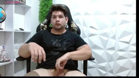 Snapshot of alejandrothompson chatting on December 5, 2024, 3:04 am alejandro online show from December 5, 2024, 3:04 am