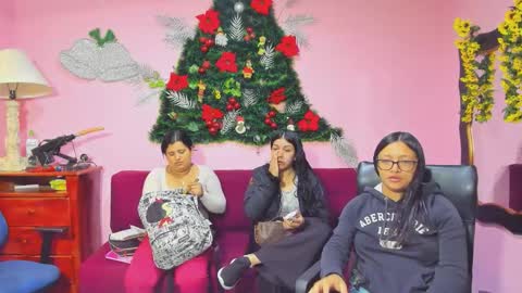 zoe and Kataleya online show from December 18, 2025, 12:22 pm