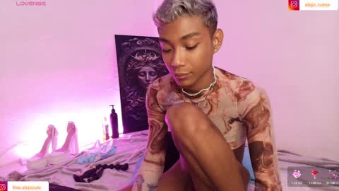 alejo_cute online show from January 8, 2025, 1:11 am