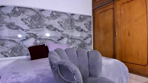 Snapshot of alejo_gray1 chatting on December 2, 2025, 12:10 pm alejo_gray1 online show from December 2, 2025, 12:10 pm