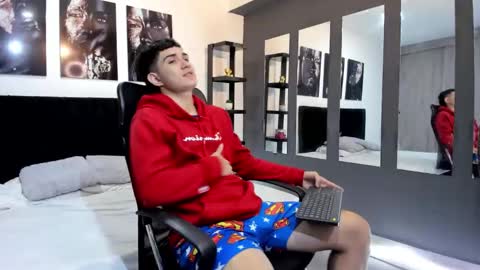 Snapshot of alejo_gray1 chatting on January 19, 2026, 1:04 pm alejo_gray1 online show from January 19, 2026, 1:04 pm