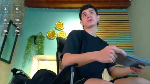 alejo_gray1 online show from June 20, 2026, 6:44 pm