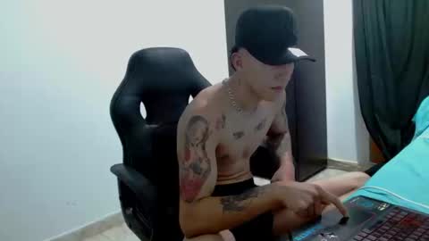 Snapshot of alejo_urd chatting on February 19, 2026, 5:03 am alejo online show from February 19, 2026, 5:03 am