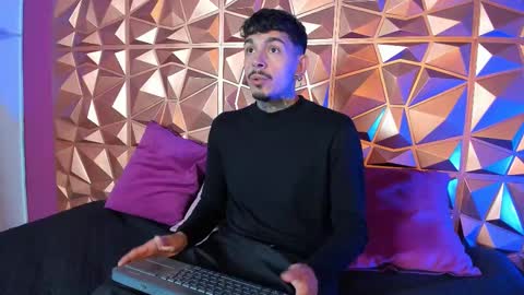 aleking13 online show from October 6, 2025, 12:13 pm