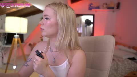 Snapshot of aleksalore chatting on February 8, 2026, 4:05 am Lexi online show from February 8, 2026, 4:05 am