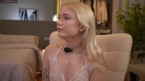 Snapshot of aleksalore chatting on February 20, 2026, 4:09 am Lexi online show from February 20, 2026, 4:09 am