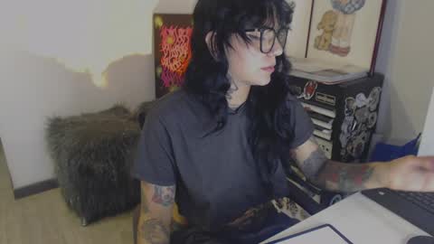 Snapshot of aleksanoir chatting on April 30, 2026, 6:14 pm AleksaNoir online show from April 30, 2026, 6:14 pm