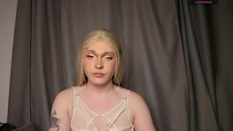 ALENA  INDEPENDENT MODEL online show from May 14, 2026, 9:05 am